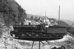 CFF_JS_A35_Locomotive_Chambrelien_La_gare_04