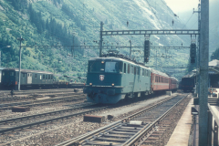 Diaposdivers02 15 N0133 CFF Ae 66 11514 Tr 535 Goeschenen 09-08-1977 DMS Diversdiapos02 15